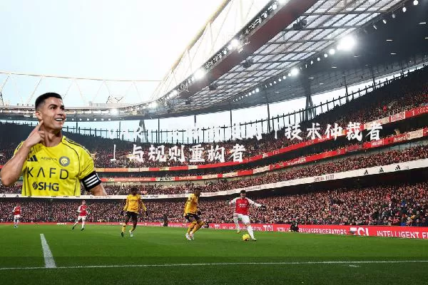 VAR：足球竞技的「技术仲裁者」与规则重构者